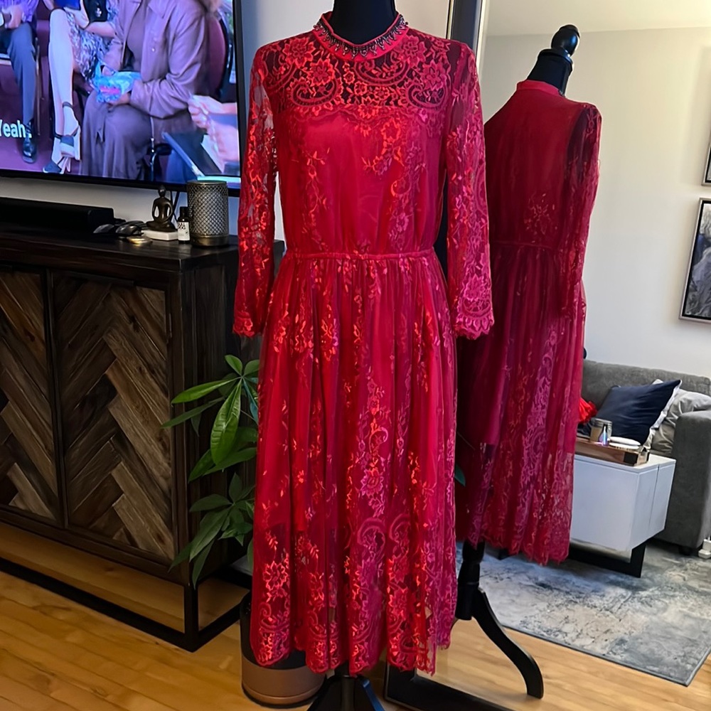 Chicwish Red Lace Midi Dress - Red - M